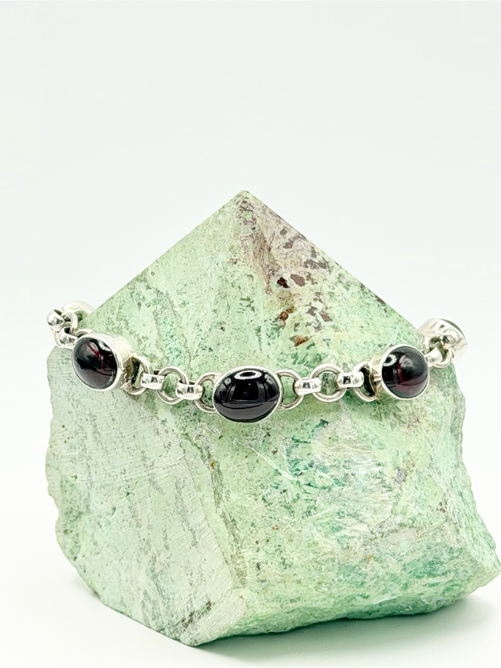 Silpada Rare HTF Sterling Silver Oval Garnet Cabochon Toggle Clasp Bracelet